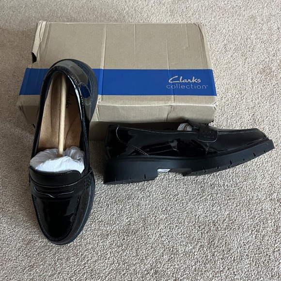 Clarks Westlynn Ayla Loafers - Picture 2 of 4